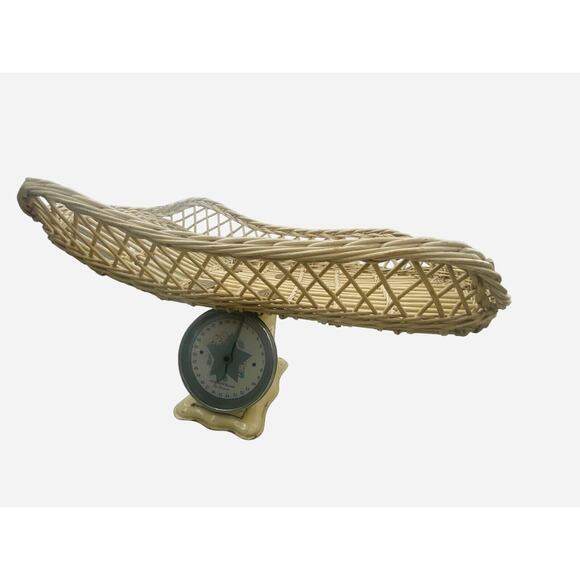 Antique WICKER Infant Baby Scale Metal With Original BASKET Shabby Chic Nursery - Picture 4 of 16